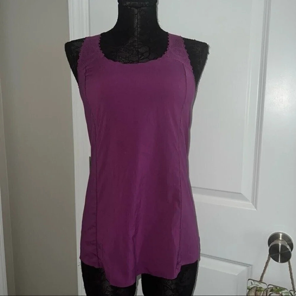 RARE Lululemon Run a Marathon Singlet size 4